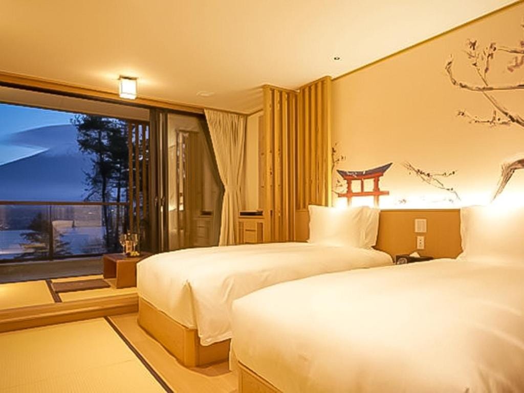 Kumonoue Fuji Hotel Deluxe room - Mt Fuji view with open-air bath — 2