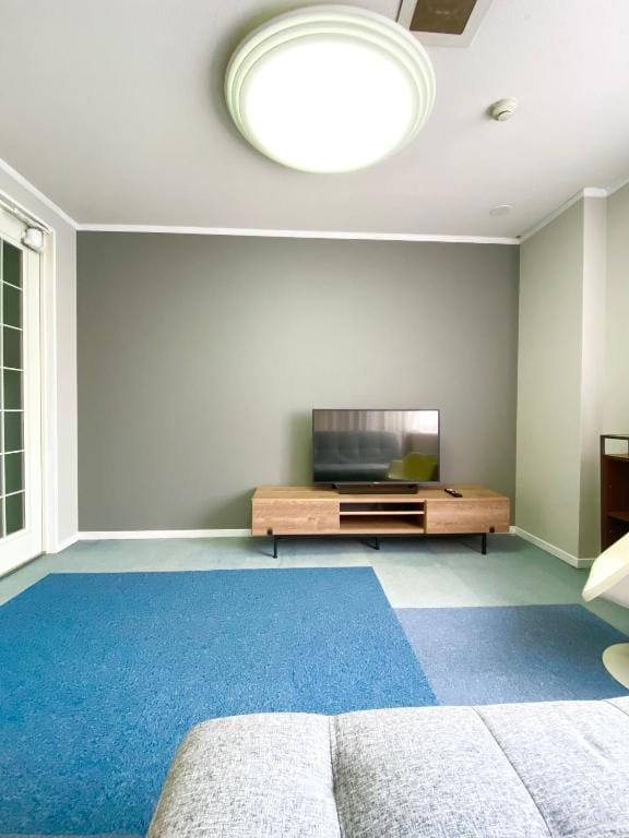 ROSE ROOM