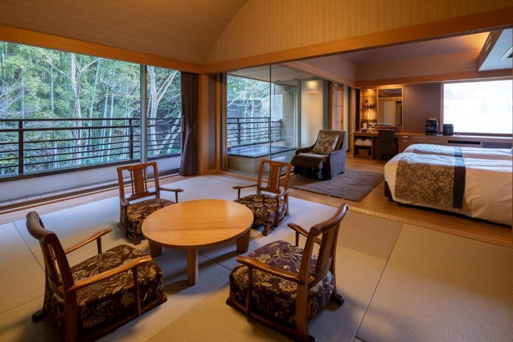 Hakone Kamon — 2