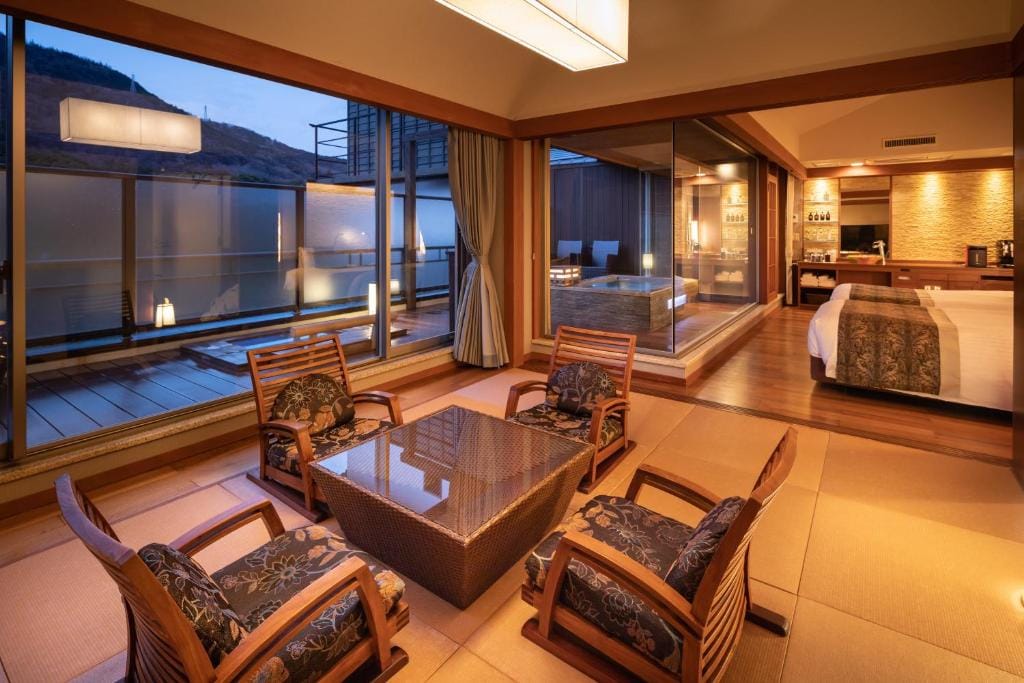 Hakone Kamon — 4