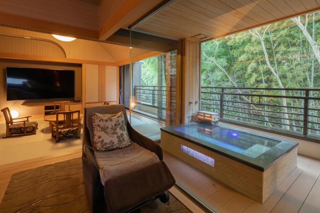 Hakone Kamon — 5