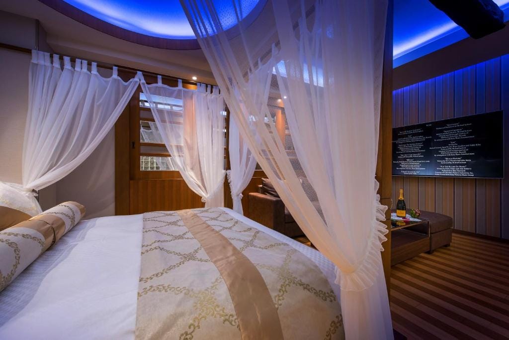 HOTEL Dior7 — 3
