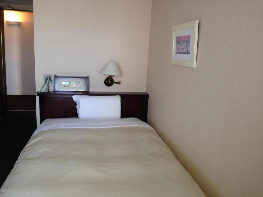 Creston Hotel — 2