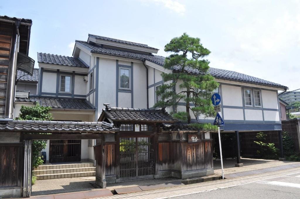 Camellia Inn Yukitsubaki — 1