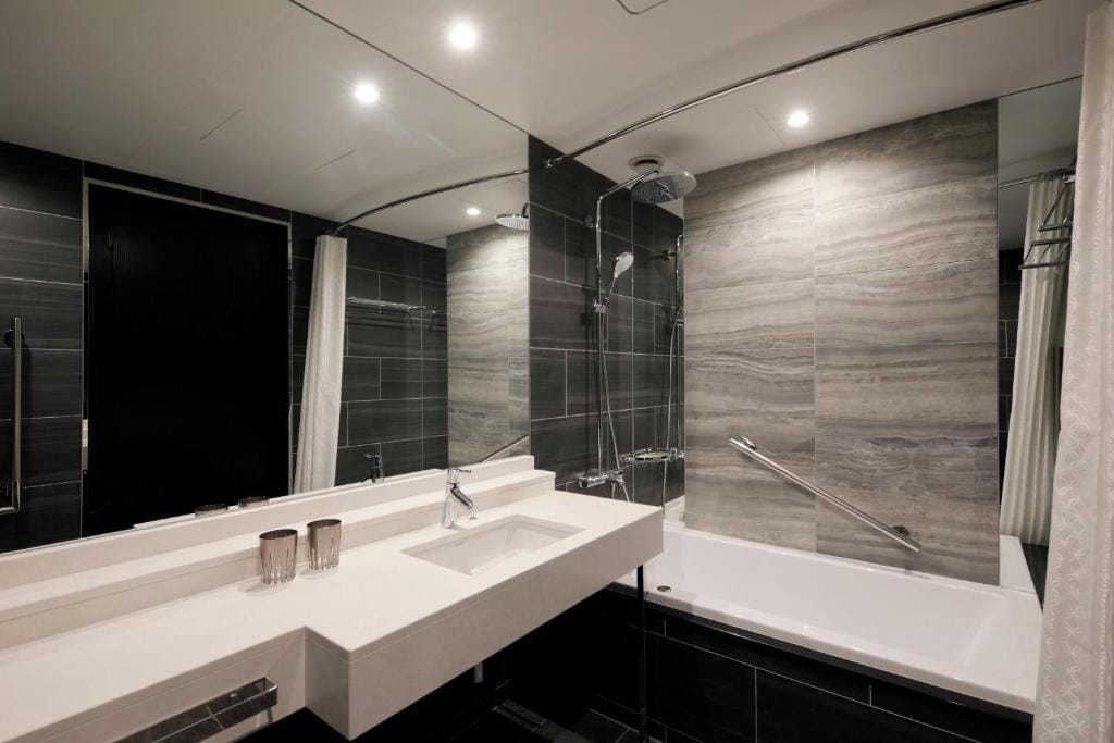 The HOTEL SANRAKU KANAZAWA — 4