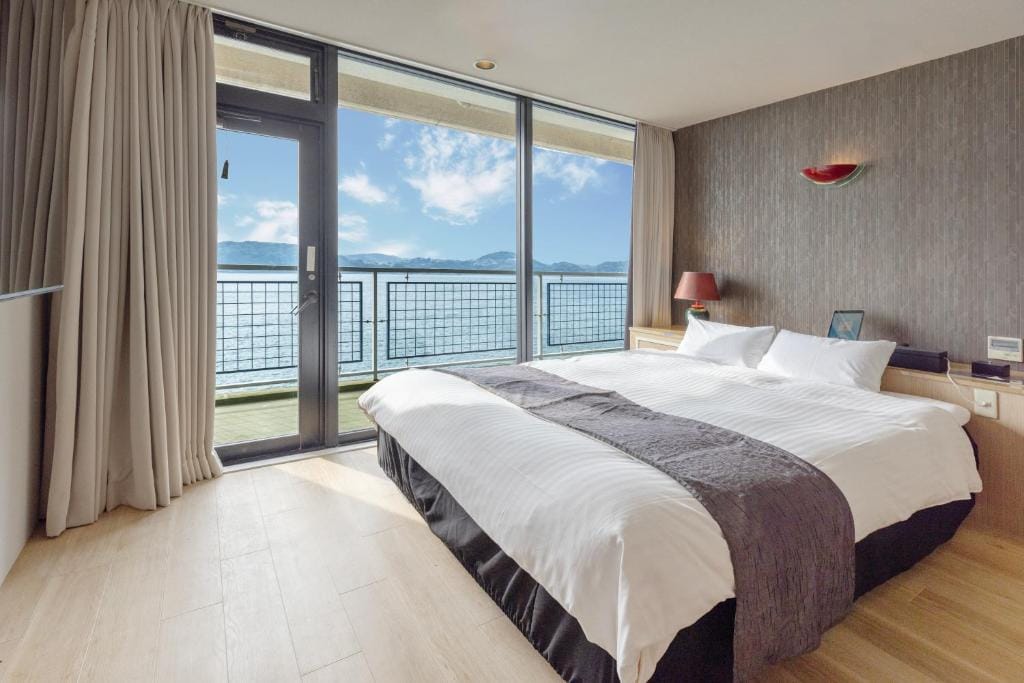 Moji HOTEL HARBOR LIGHT — 2