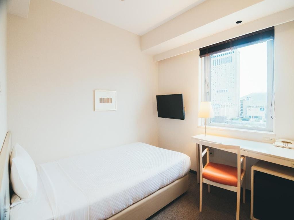 Quintessa Hotel Kokura Comic & Books — 2