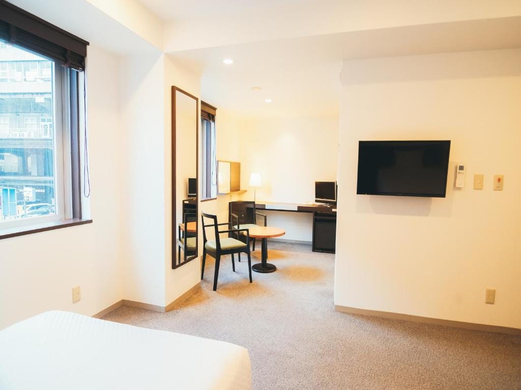 Quintessa Hotel Kokura Comic & Books — 5