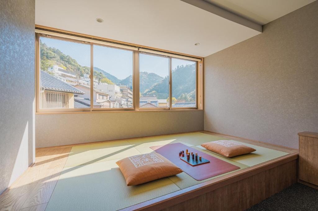 HOTEL ALGO — 5
