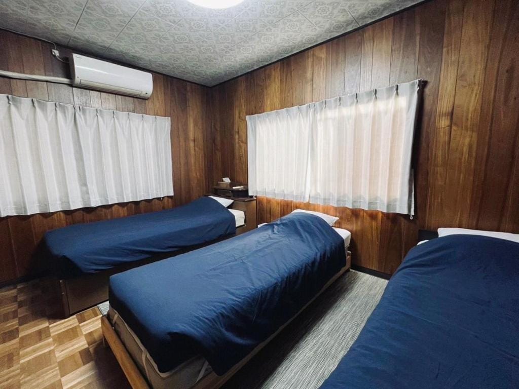 SUMITSUGU HOUSE Grandpa — 2