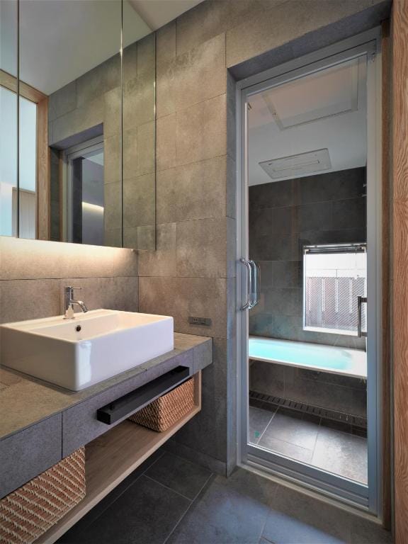 Komatsu Residences — 3
