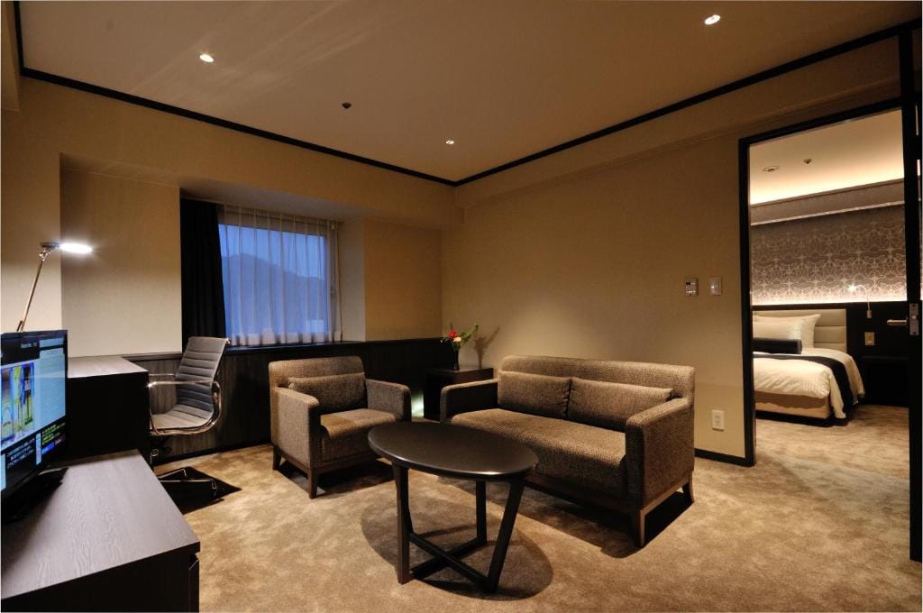 ANA Crowne Plaza Matsuyama by IHG — 4