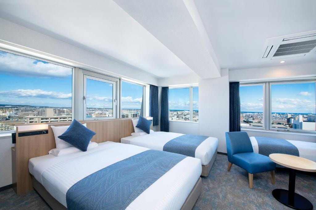 ART HOTEL Miyazaki Sky Tower — 1