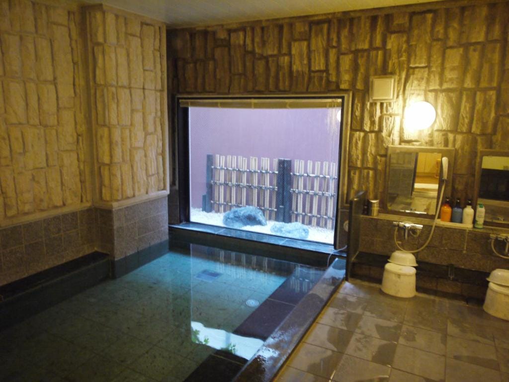 Hotel Route-Inn Niigata Kencho-minami — 4