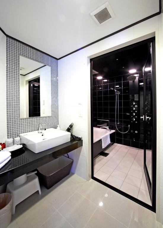 Hotel Sunplaza Osaka Sakai Annex — 3