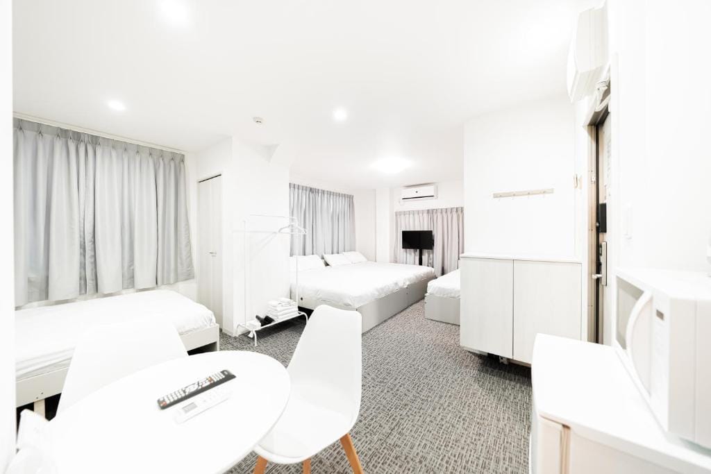 GLOU Koiwa Tokyo - Economic APT in a Japanese Local Shopping Street, with Direct Access to Shinjuku & Akihabara — 1
