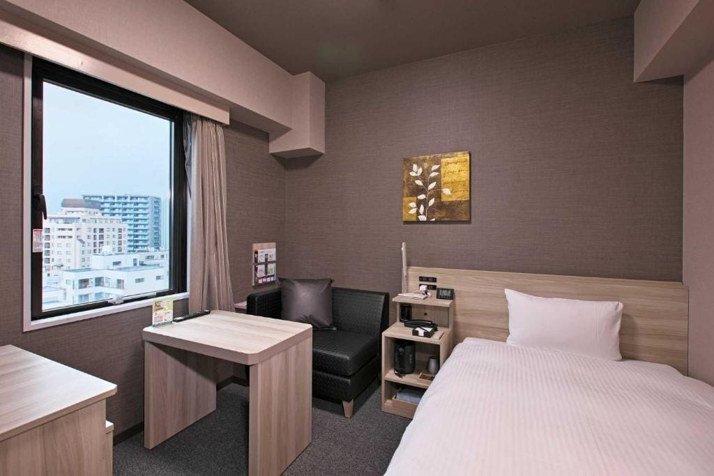 Hotel Route-Inn Toyama Ekimae — 2
