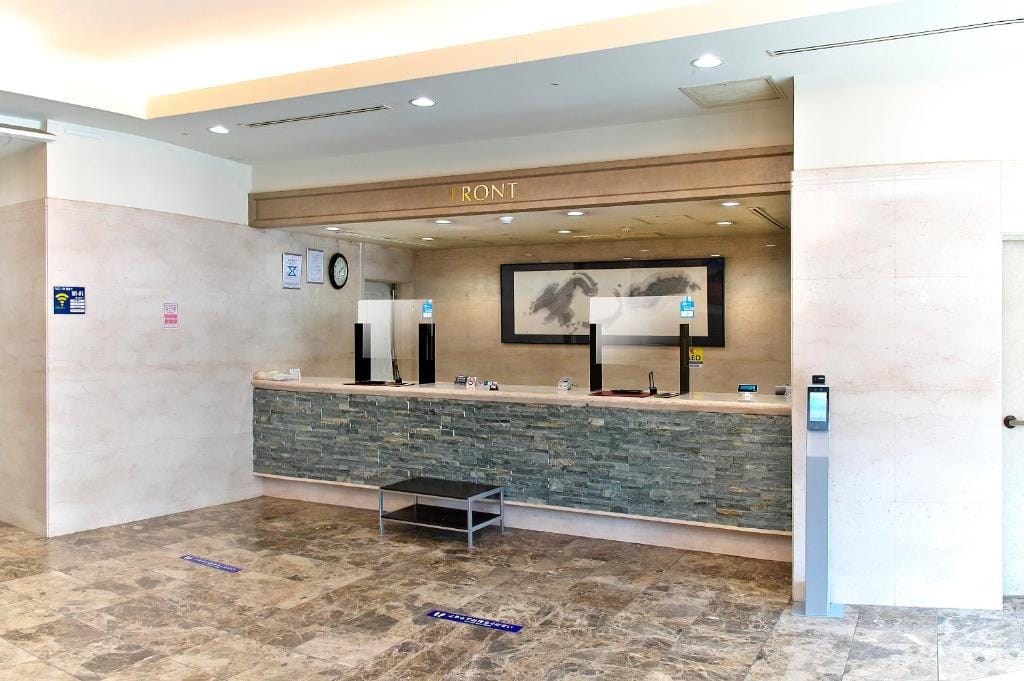 Hotel Crown Hills Toyohashi — 3