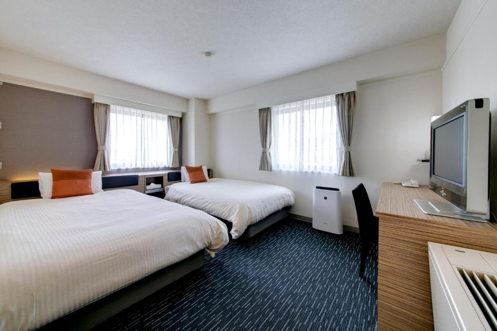 Plaza Hotel Toyota — 2