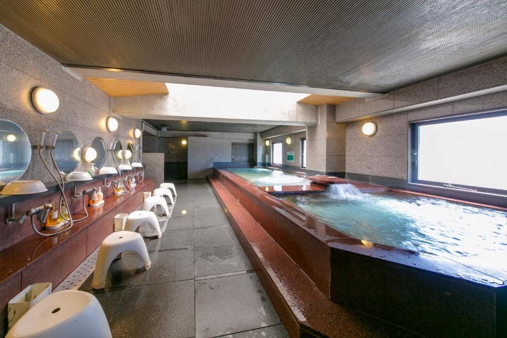 Plaza Hotel Toyota — 3