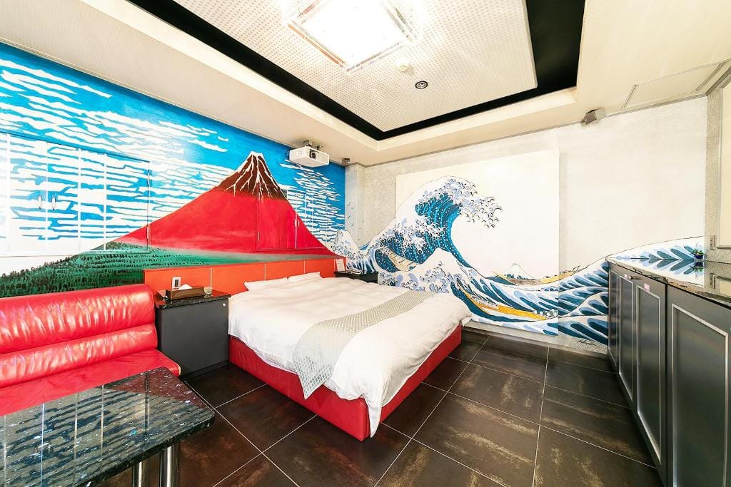 Hotel TO — 2